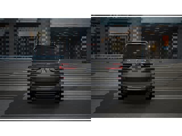 New 2026 BMW X7 M60i image 5