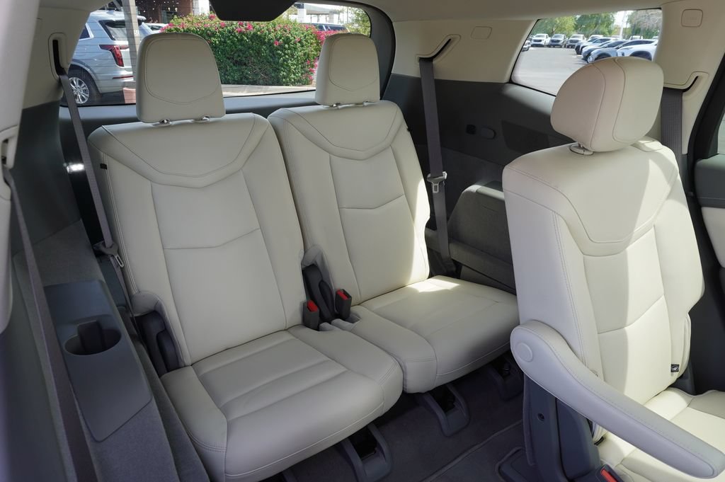 Certified 2025 Cadillac XT6 Premium Luxury FWD image 13