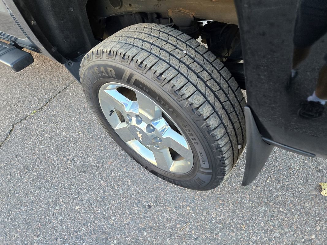 Used 2015 Chevrolet Silverado 2500 LTZ w/ LTZ Plus Package image 6