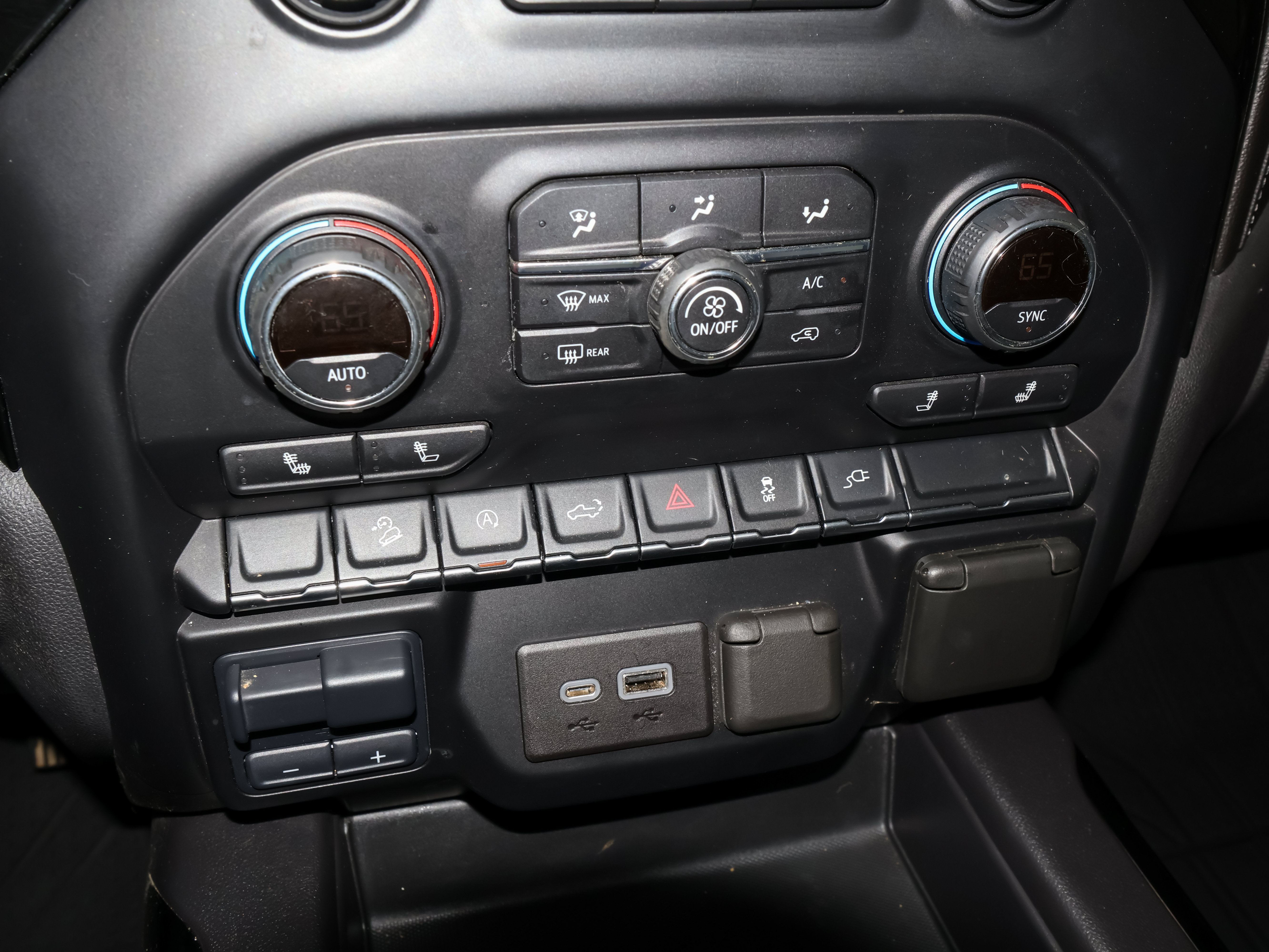Used 2020 Chevrolet Silverado 1500 RST AWD/4WD image 28