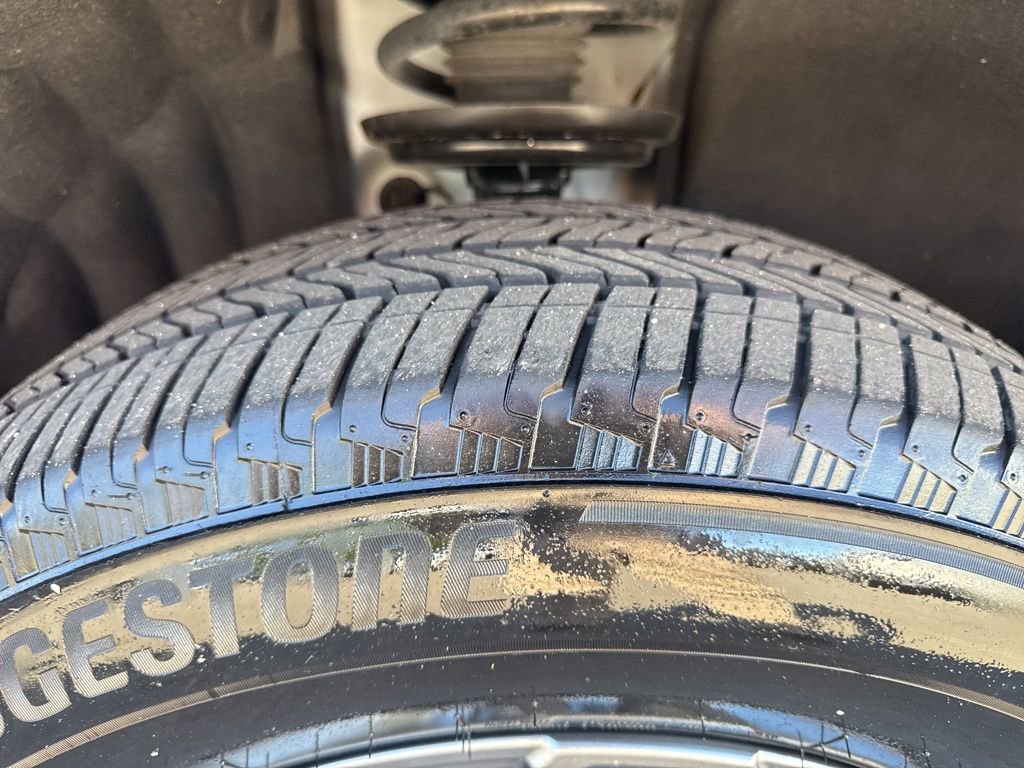 Used 2025 GMC Acadia Elevation FWD image 35