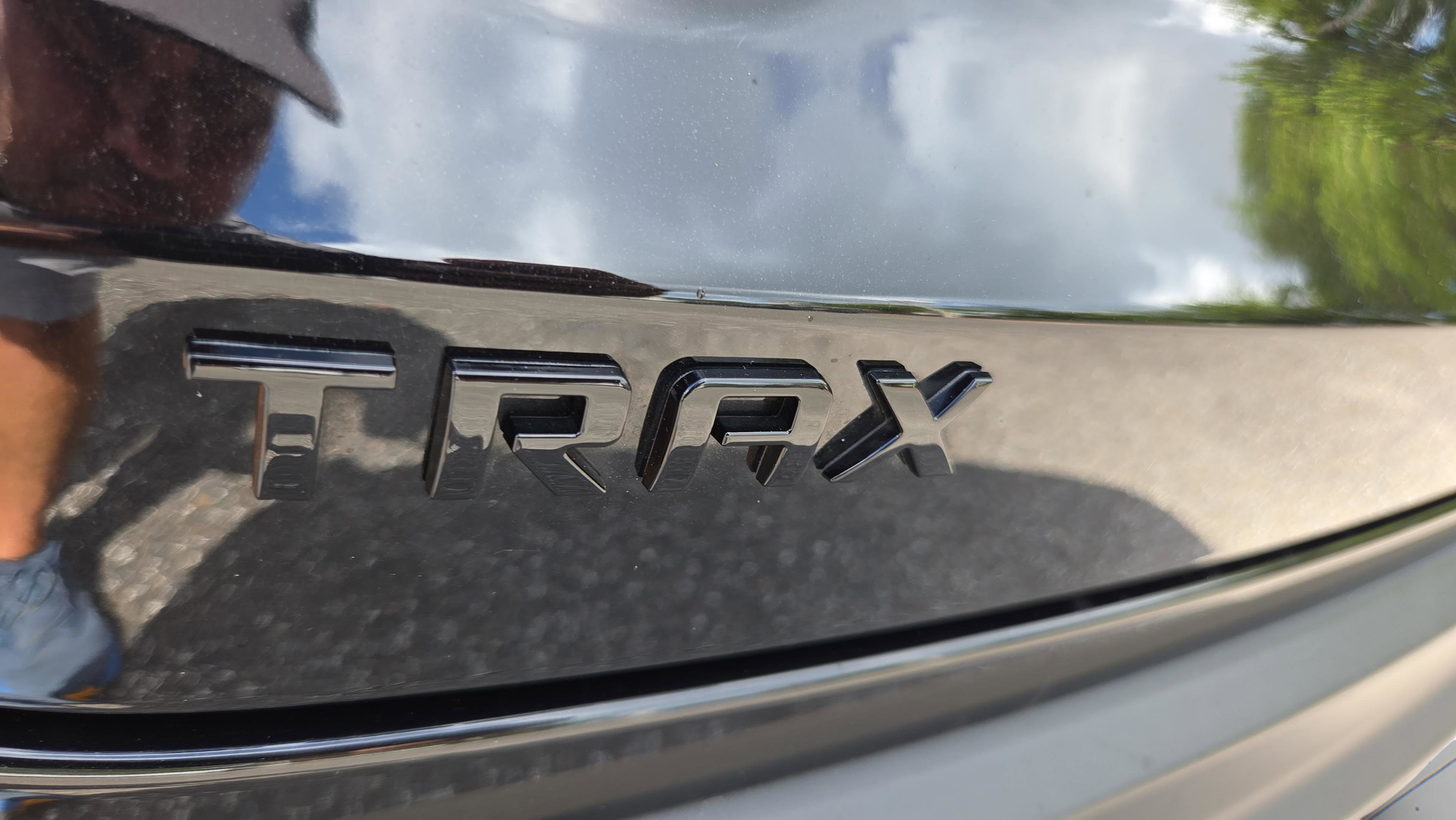Used 2024 Chevrolet Trax RS w/ Sunroof Package FWD image 31
