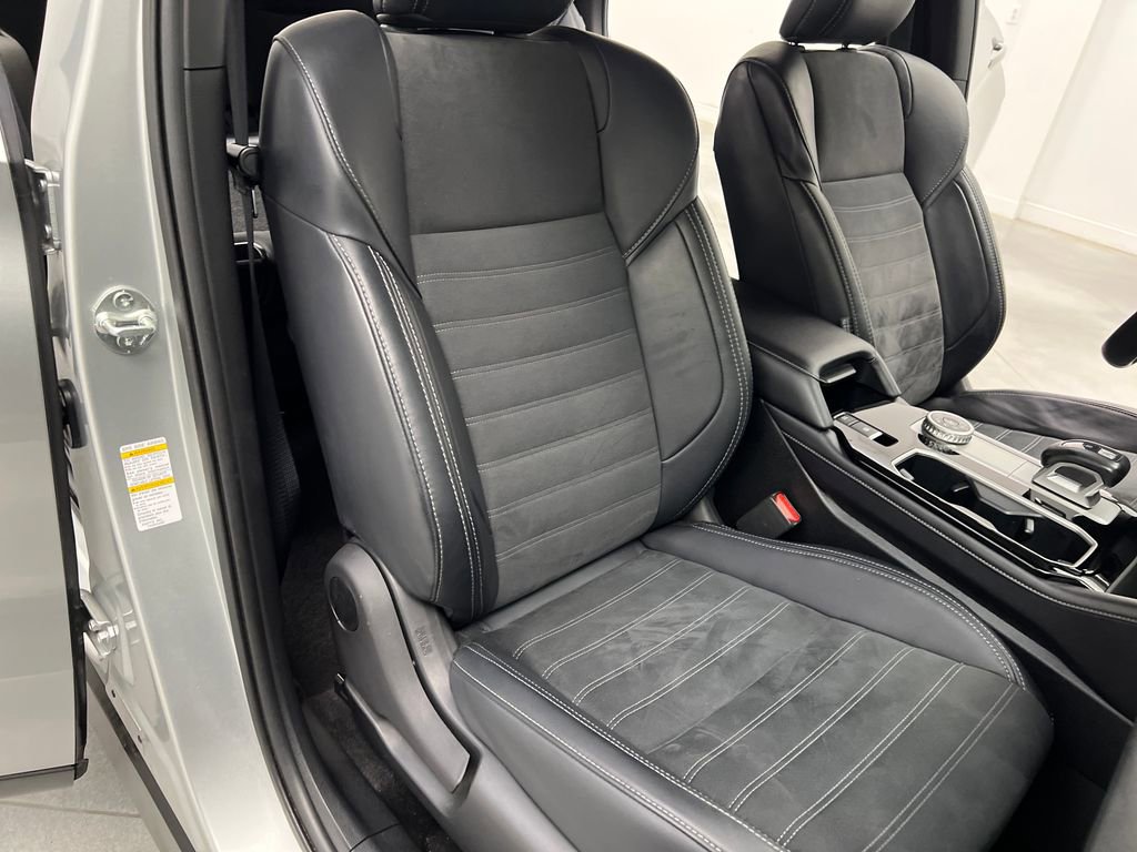 Used 2025 Mitsubishi Outlander SE image 24