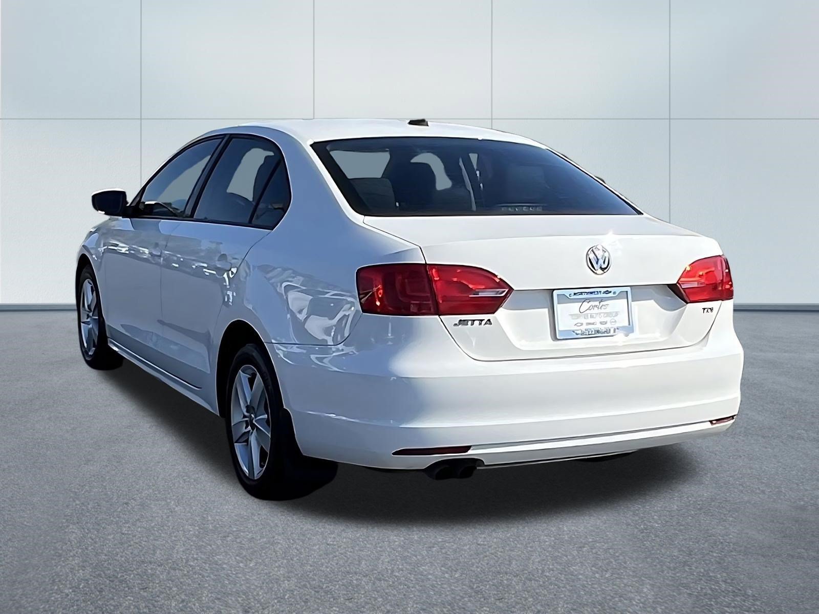 Used 2011 Volkswagen Jetta TDI FWD image 4