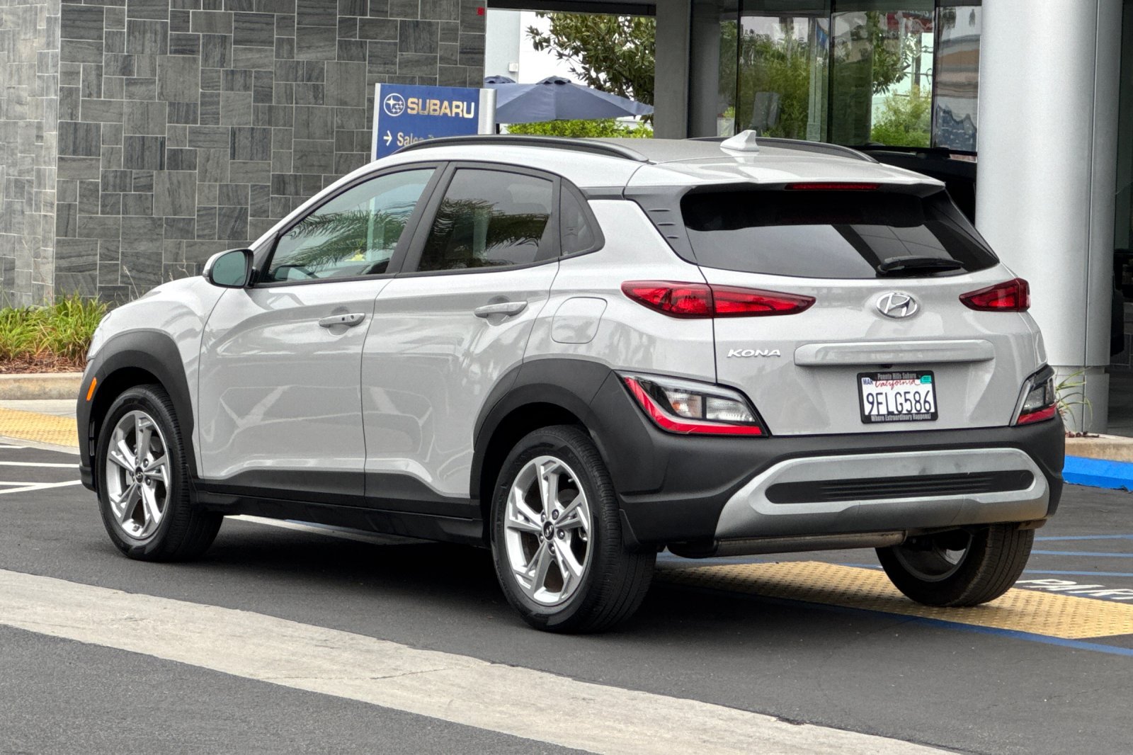 Used 2023 Hyundai Kona SEL FWD image 6