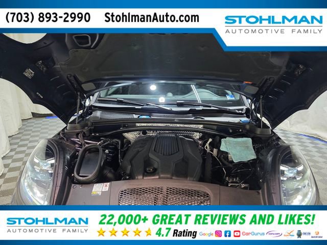 Used 2023 Porsche Macan AWD/4WD image 36