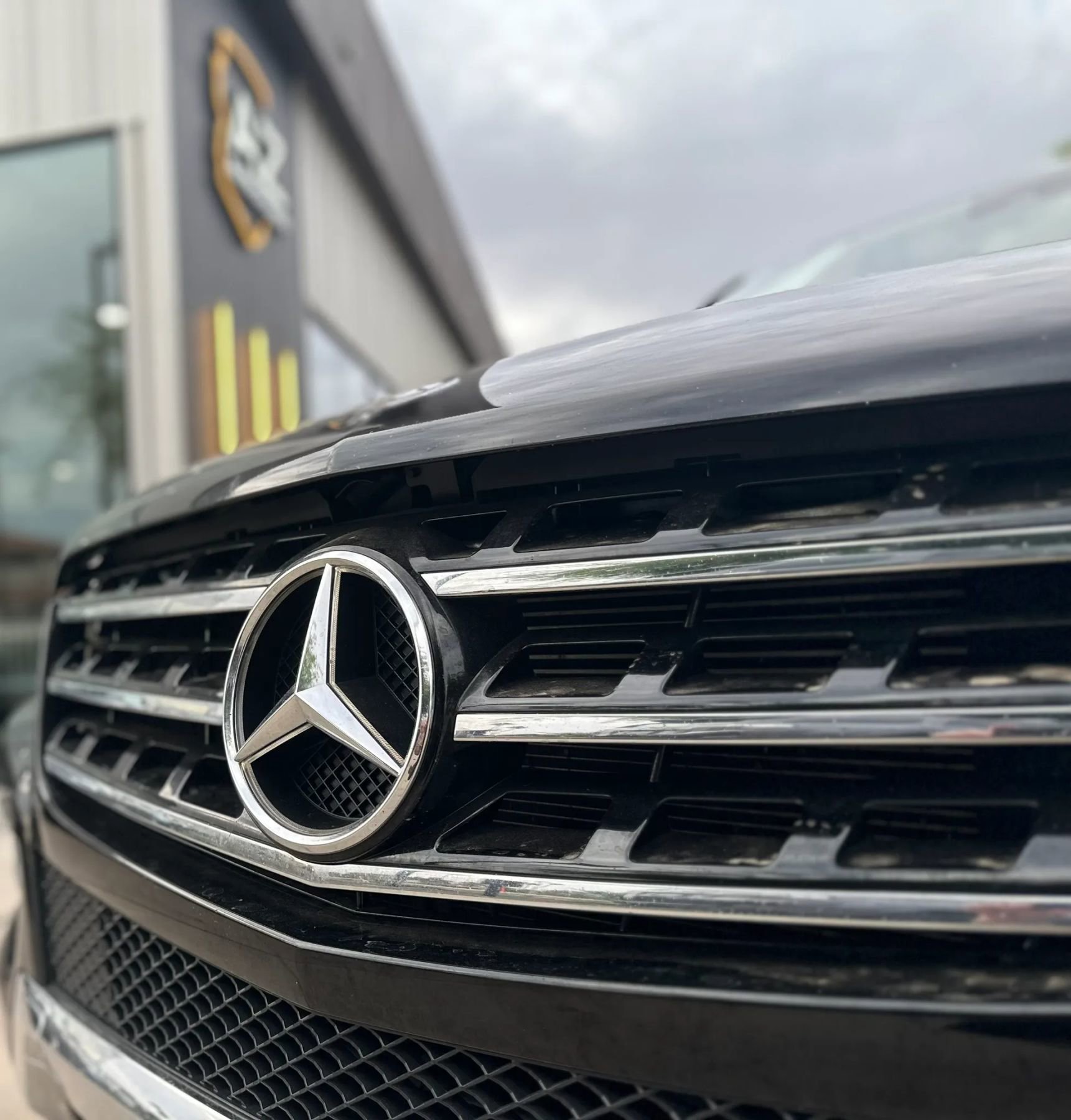 Used 2014 Mercedes-Benz ML 350 4MATIC w/ Premium 1 Package image 2