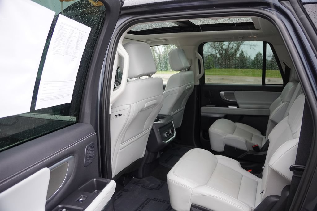 Certified 2025 Ford Expedition Max Platinum w/ Driver's Package AWD/4WD image 17