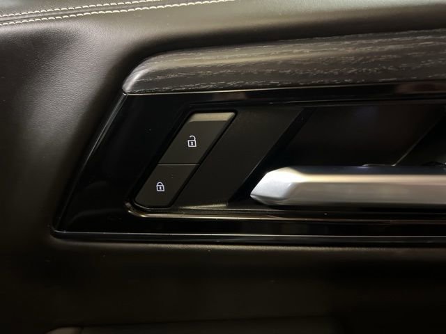 Used 2025 GMC Yukon XL AT4 Ultimate image 71