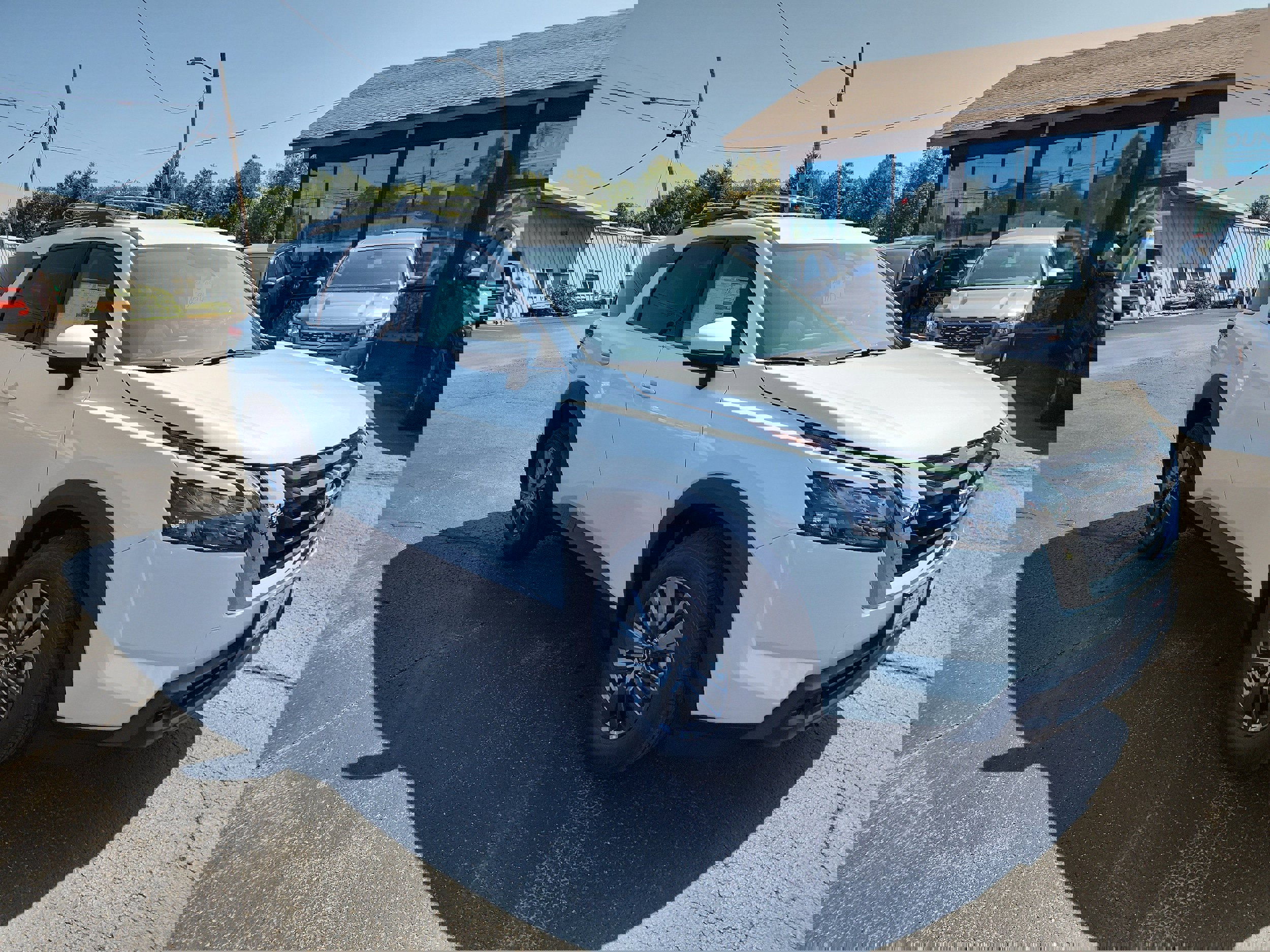 New 2025 Nissan Pathfinder SV