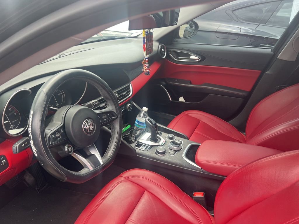 Used 2021 Alfa Romeo Giulia Sprint w/ Nero Edizione RWD image 8