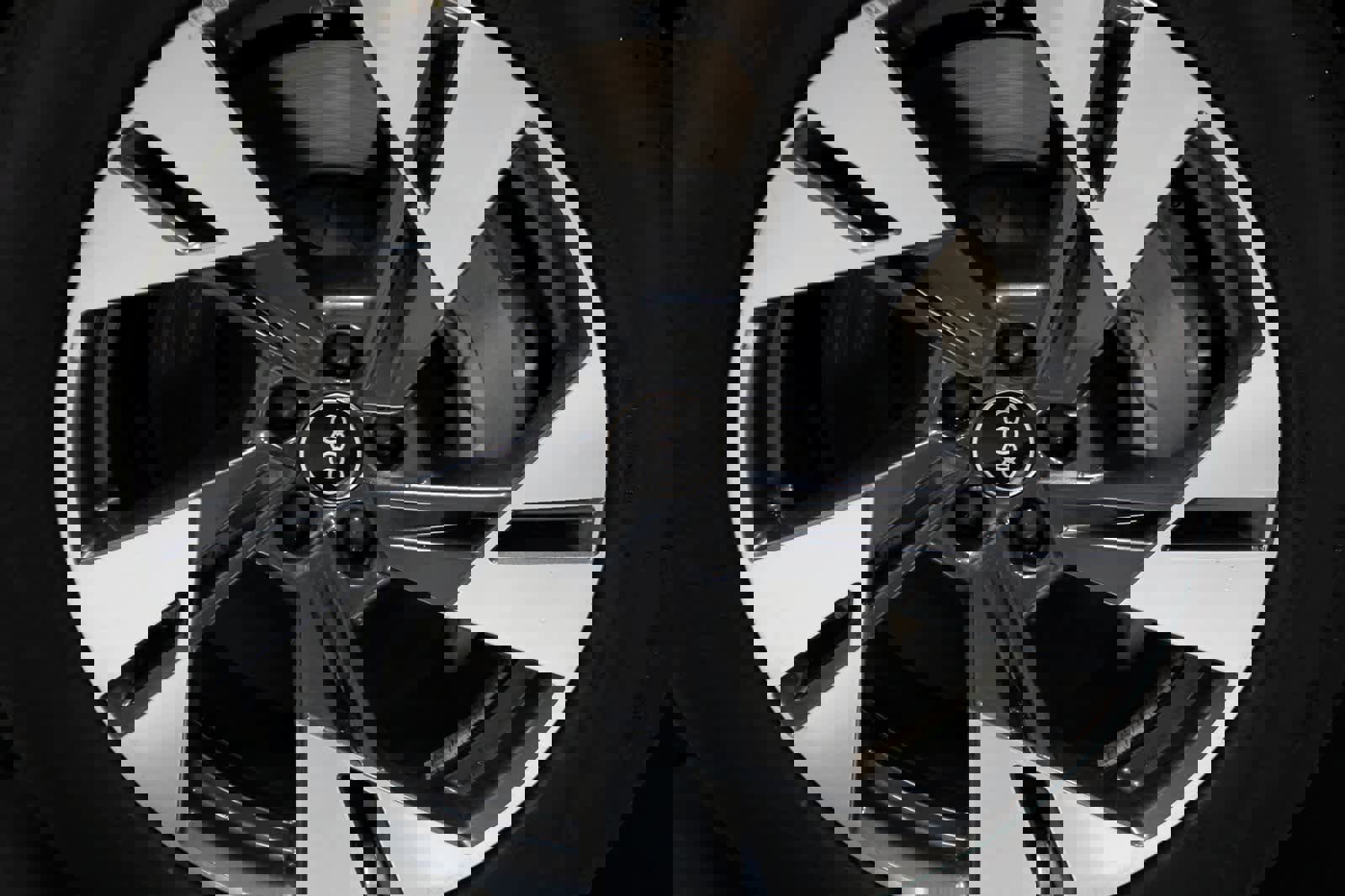 Used 2022 Audi e-tron Premium Plus w/ Premium Plus Package image 11