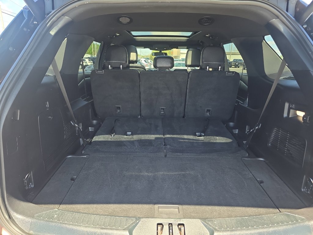 Used 2020 Ford Explorer XLT w/ Equipment Group 202A AWD/4WD image 13