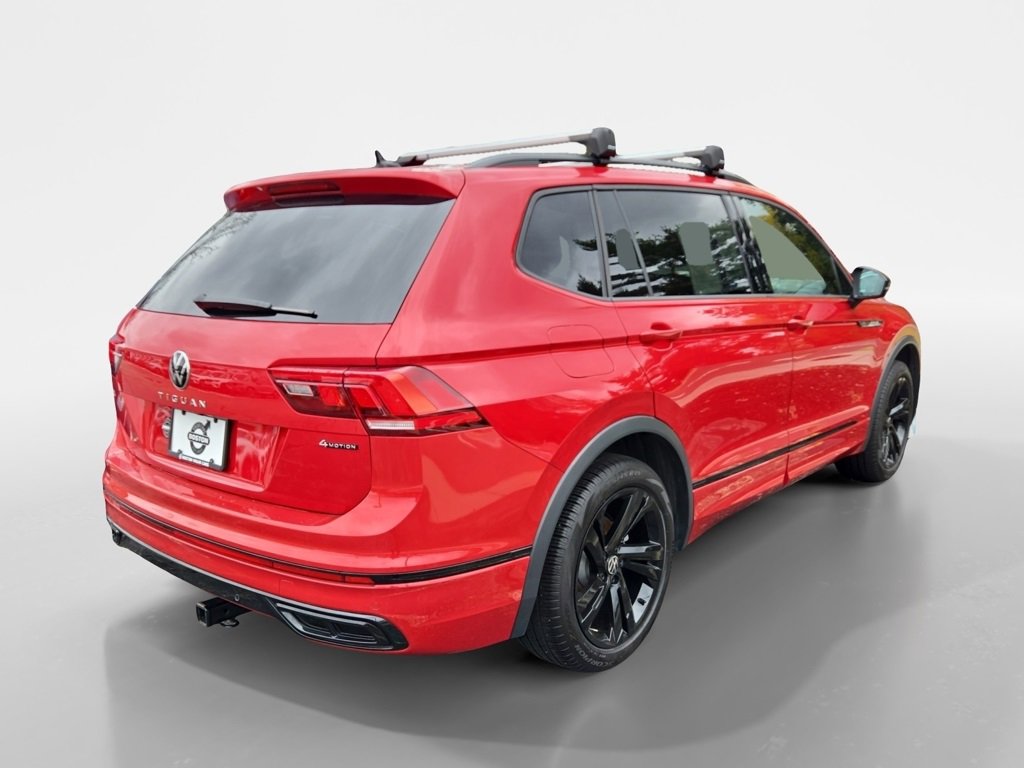 Used 2024 Volkswagen Tiguan SE R-Line image 3