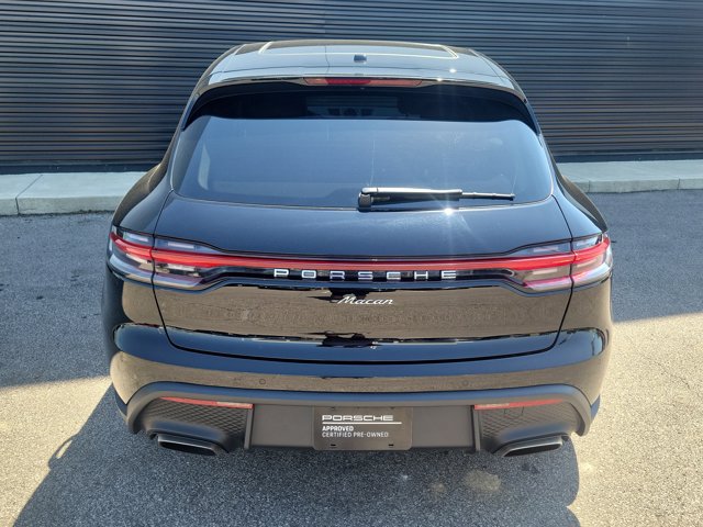 Certified 2025 Porsche Macan AWD/4WD image 4