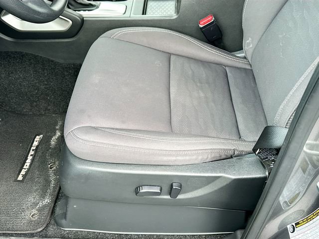 Used 2024 Nissan Frontier SV image 18