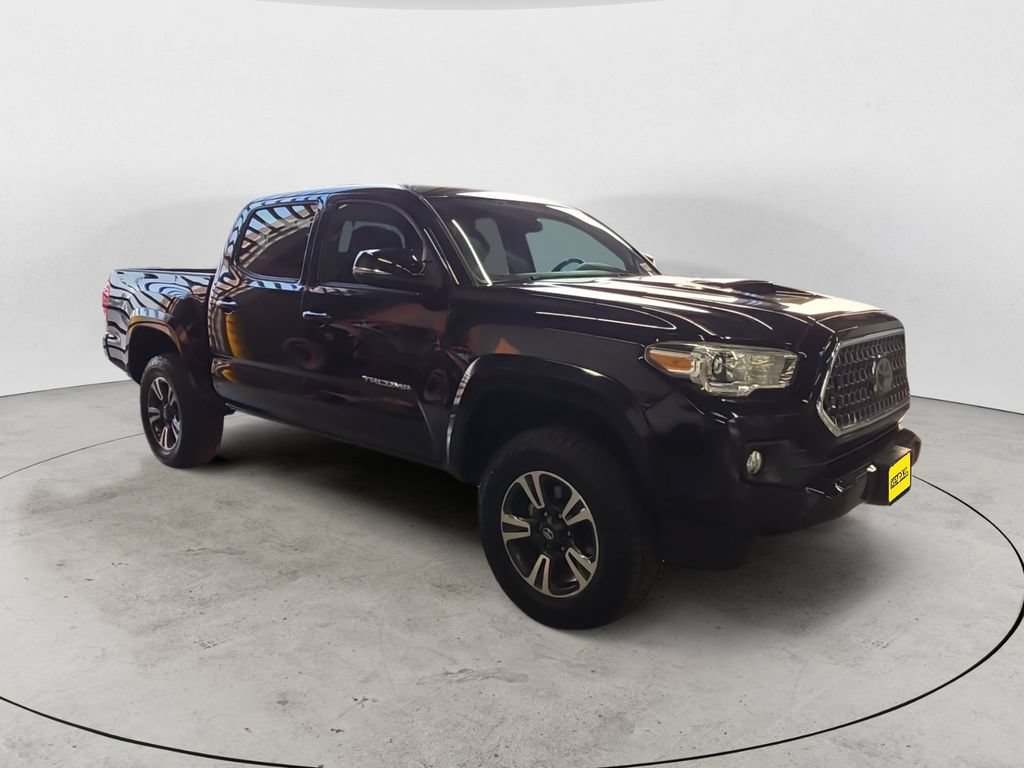 Used 2019 Toyota Tacoma TRD Sport AWD/4WD image 3