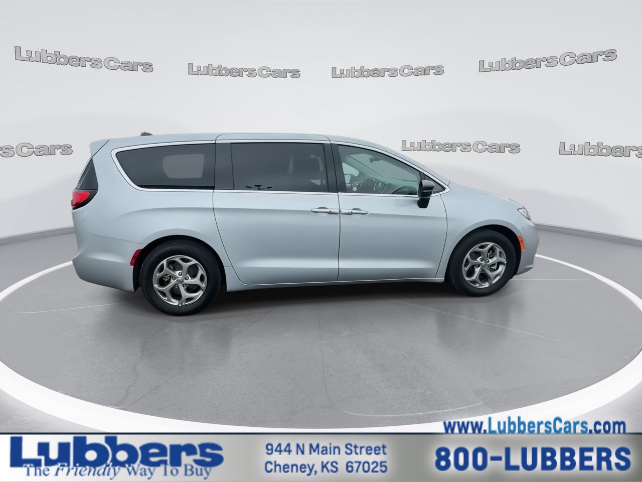 Used 2024 Chrysler Pacifica Limited FWD image 9