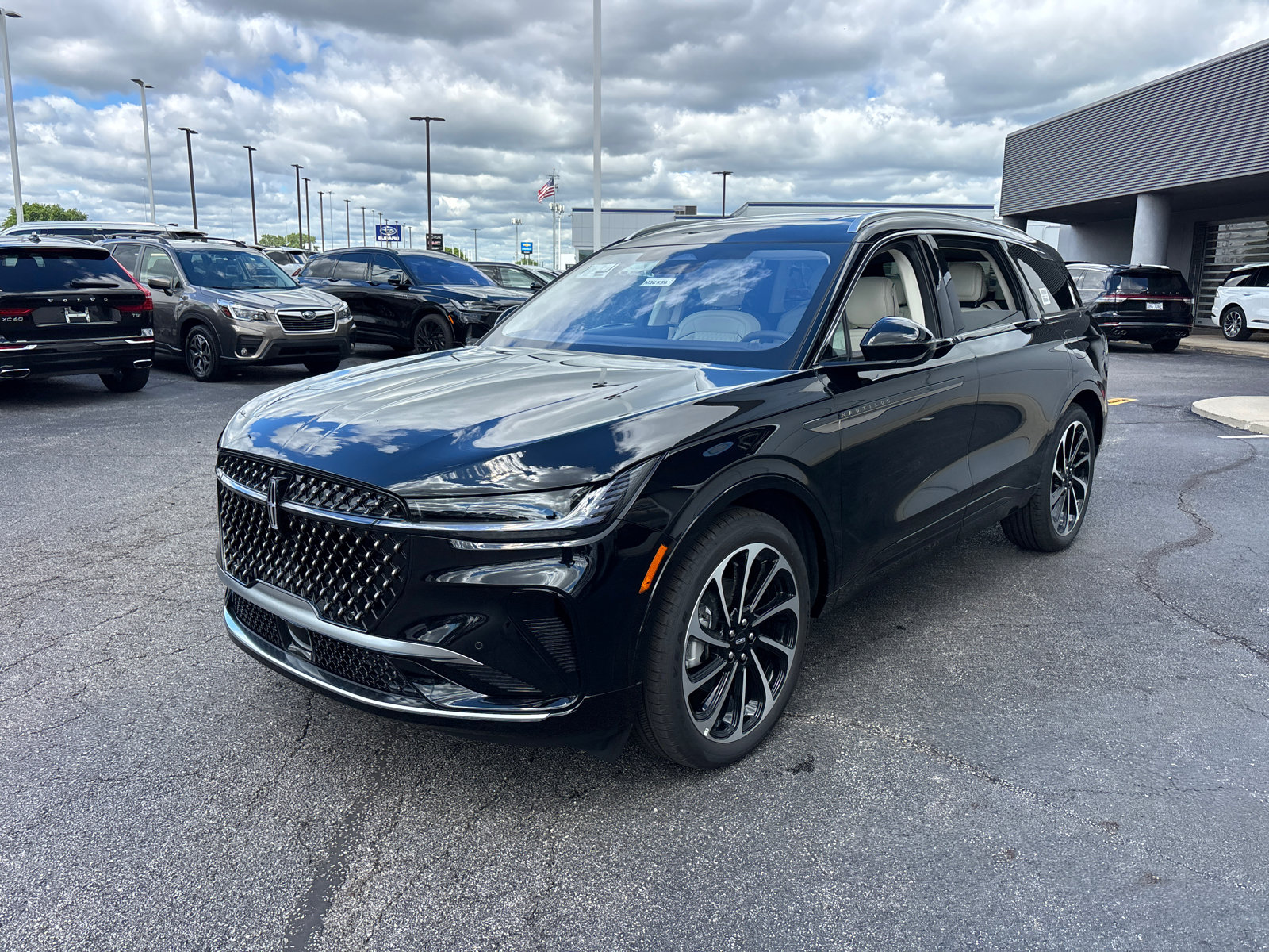 New 2026 Lincoln Nautilus Black Label AWD/4WD image 3