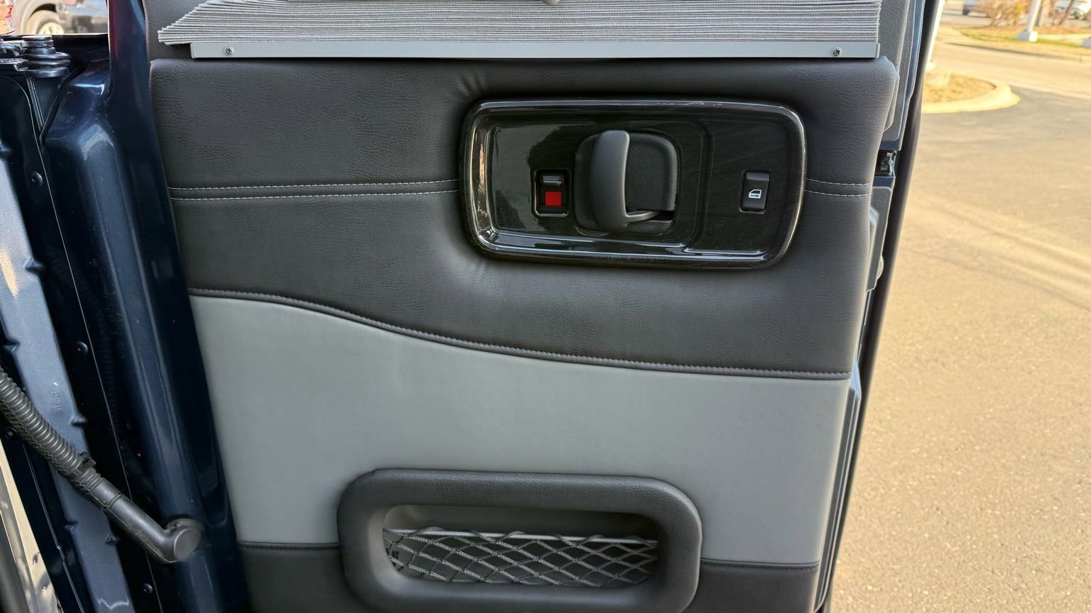 Used 2023 Chevrolet Express 2500 RWD image 28