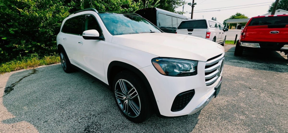 Used 2024 Mercedes-Benz GLS 450 4MATIC image 6