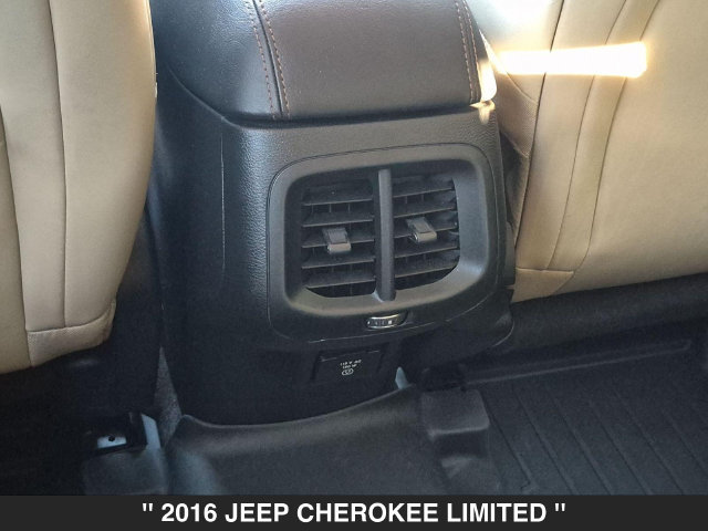 Used 2016 Jeep Cherokee Limited AWD/4WD image 29