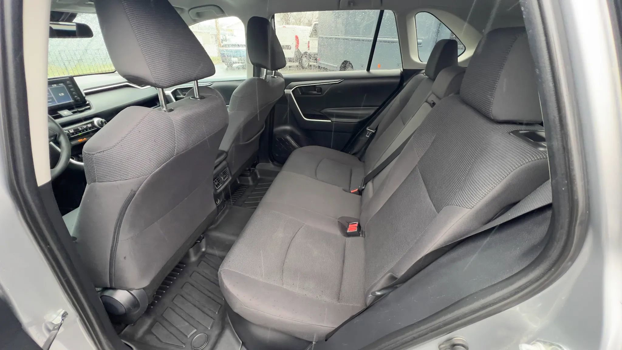 Used 2019 Toyota RAV4 LE w/ Carpet Mat Package image 18