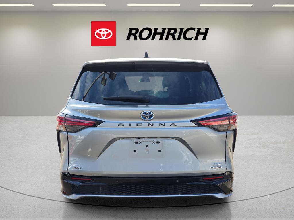 Used 2021 Toyota Sienna XSE image 7