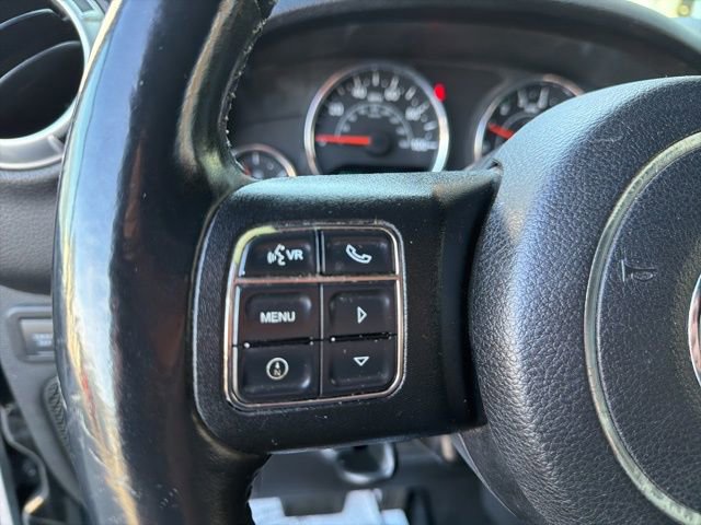 Used 2013 Jeep Wrangler Unlimited Rubicon w/ Connectivity Group AWD/4WD image 29