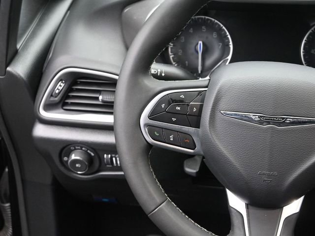Used 2025 Chrysler Pacifica Select FWD image 30