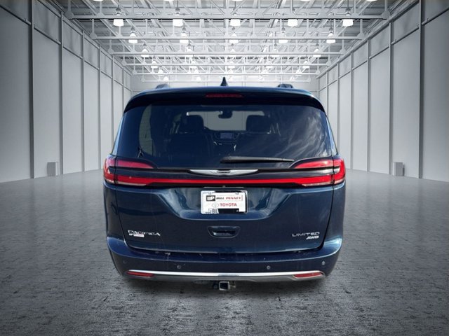 Used 2023 Chrysler Pacifica Limited w/ Uconnect Theater Family Group AWD/4WD image 4