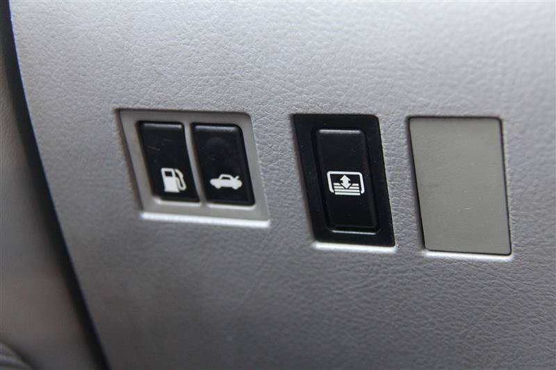 Used 2006 Toyota Avalon Limited FWD image 35