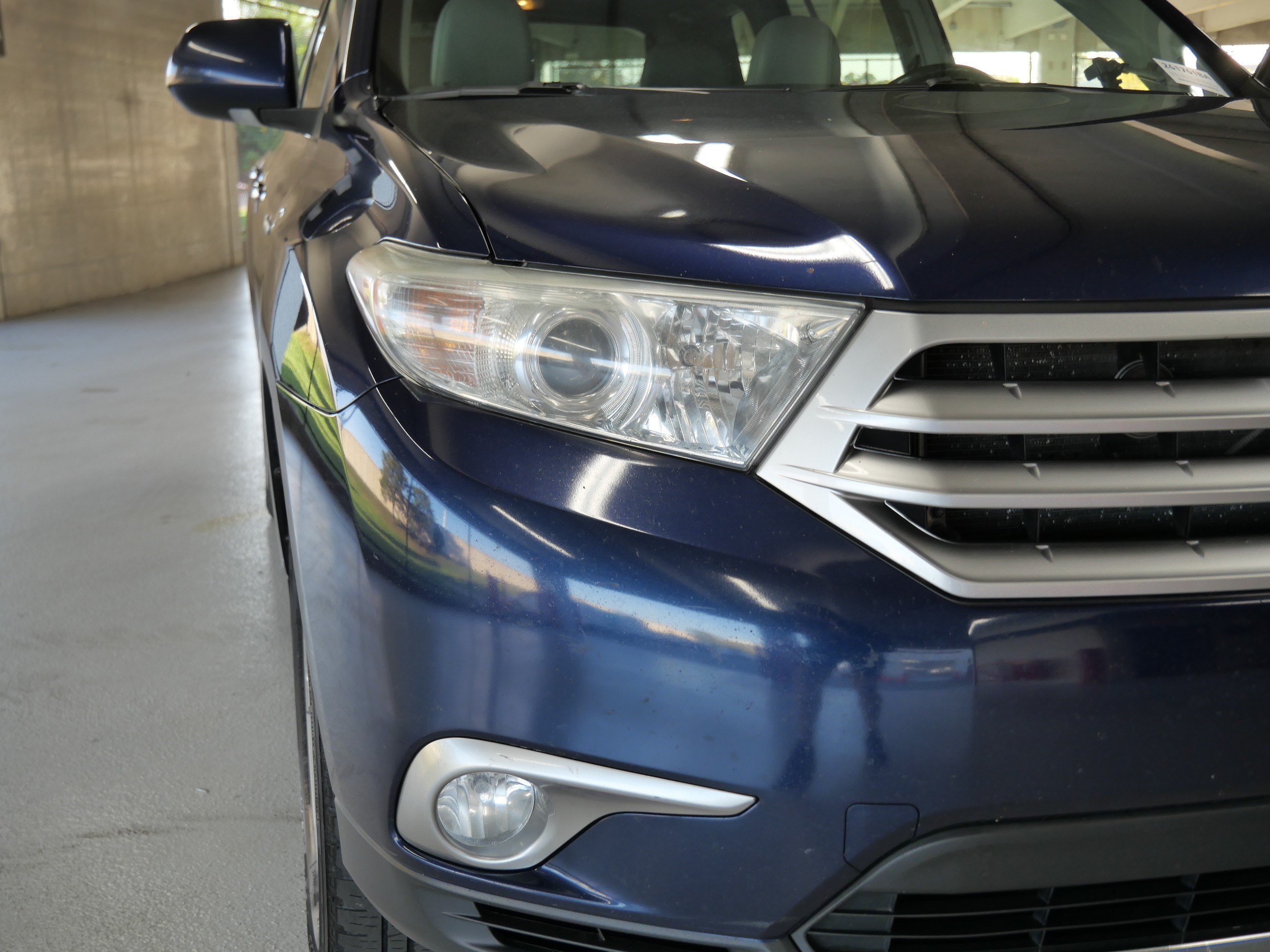 Used 2012 Toyota Highlander Limited w/ Tow Pkg AWD/4WD image 16