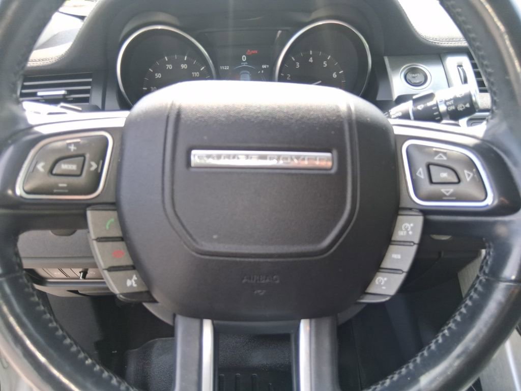Used 2016 Land Rover Range Rover Evoque SE Premium image 11