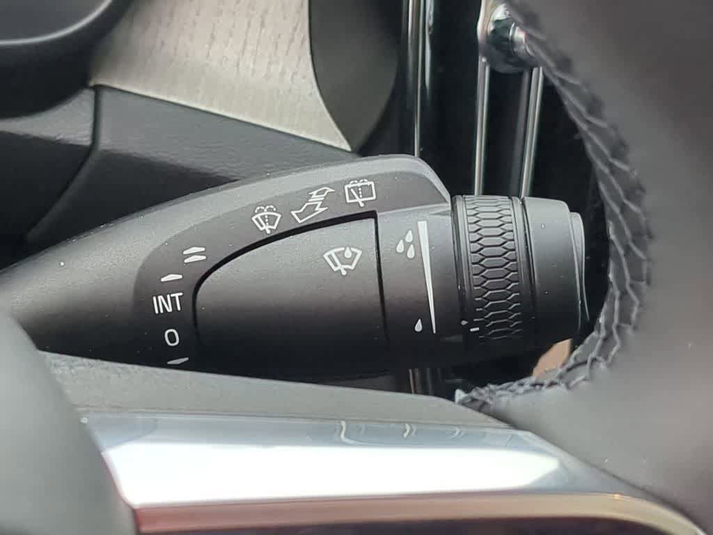 New 2026 Volvo XC40 B5 Plus w/ Protection Package Premier AWD/4WD image 24