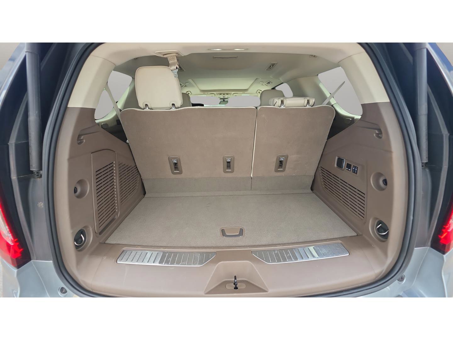 Used 2024 GMC Yukon Denali w/ Denali Reserve Package image 21