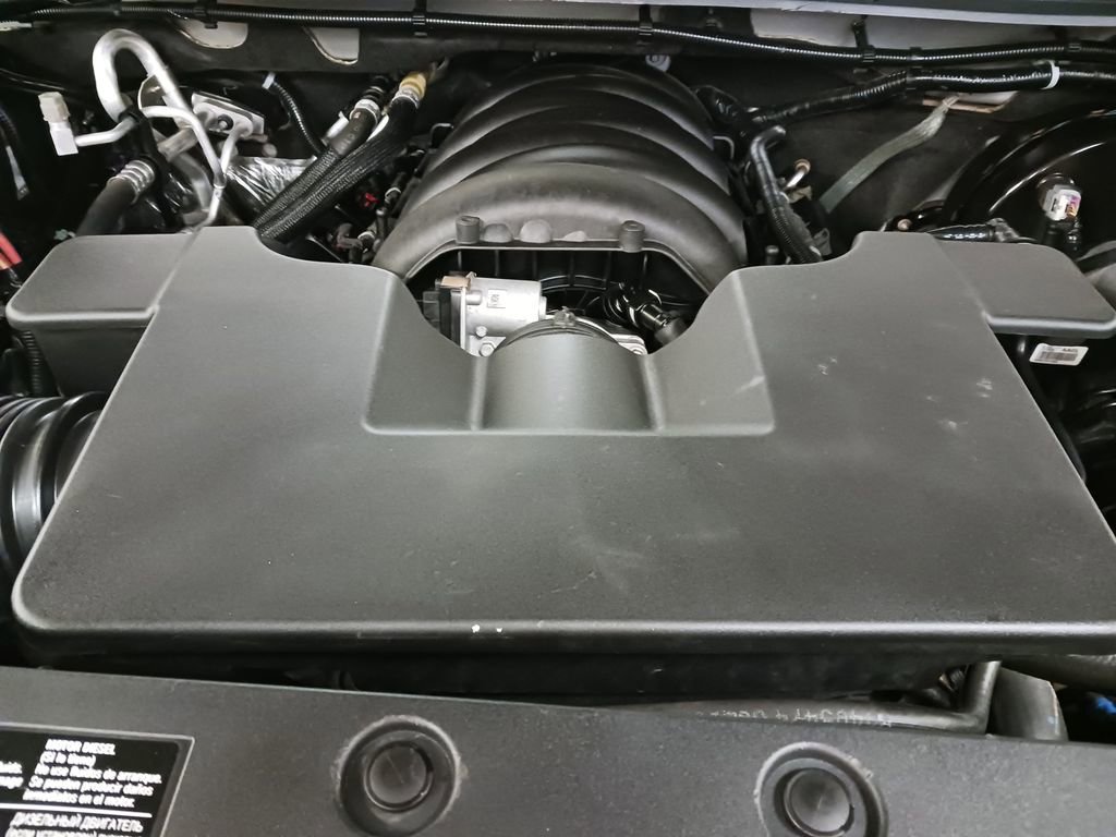Used 2019 Chevrolet Tahoe Premier w/ RST 6.2L Performance Edition AWD/4WD image 4