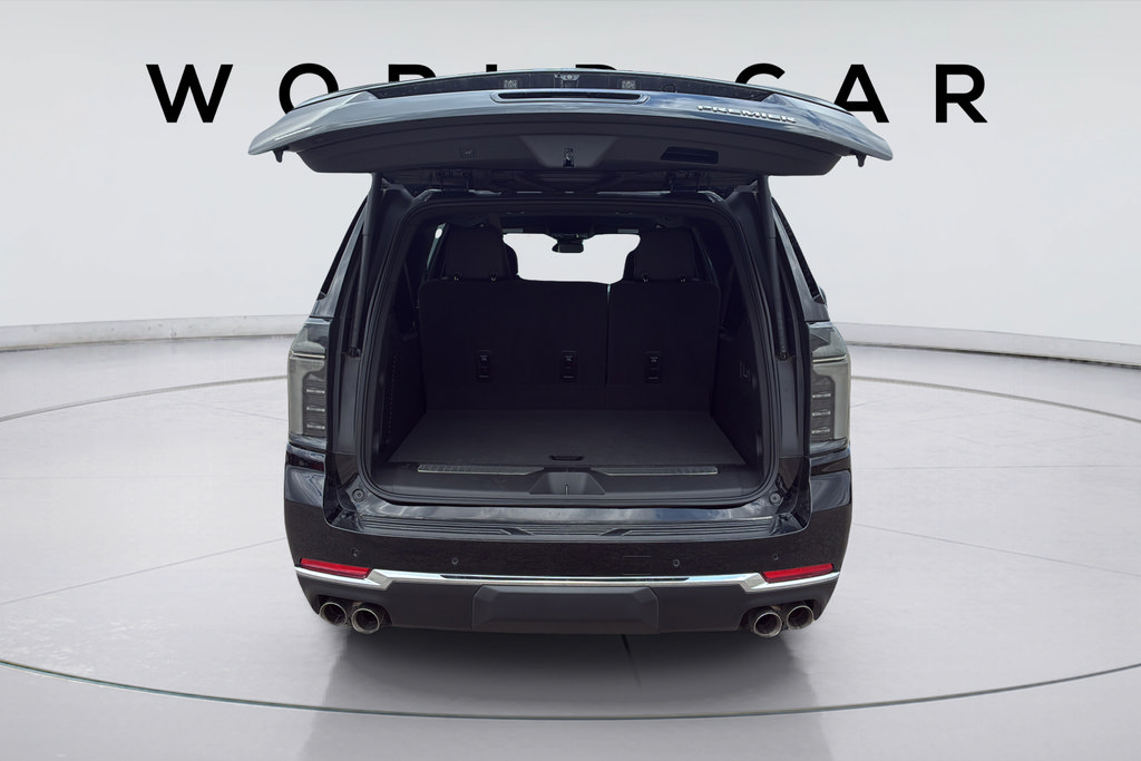 Used 2026 Chevrolet Suburban Premier RWD image 18