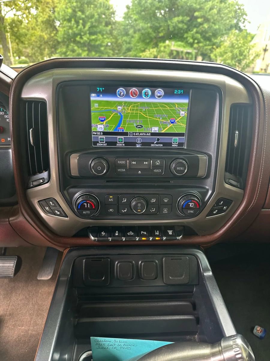 Used 2018 Chevrolet Silverado 2500 High Country w/ Duramax Plus Package image 9