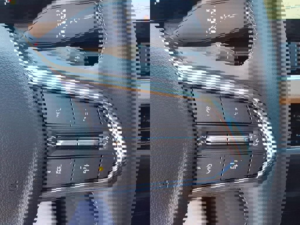 New 2026 Chevrolet Equinox ACTIV w/ Convenience Package III image 18