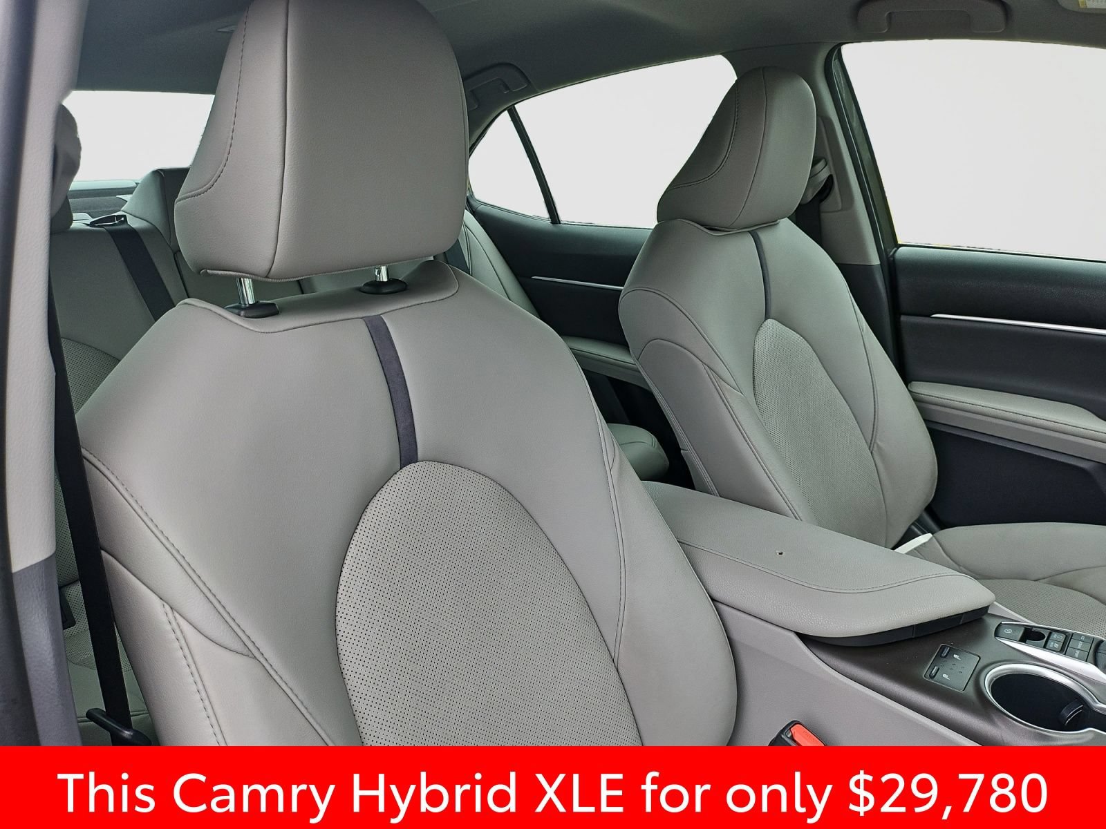 Used 2023 Toyota Camry XLE FWD image 18