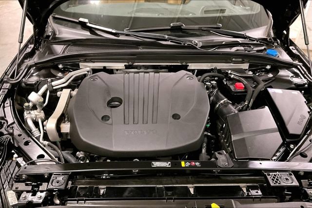 Certified 2025 Volvo V60 B5 Cross Country Ultra AWD/4WD image 12