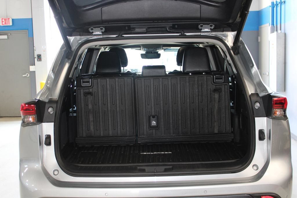 Used 2021 Toyota Highlander Limited AWD/4WD image 31