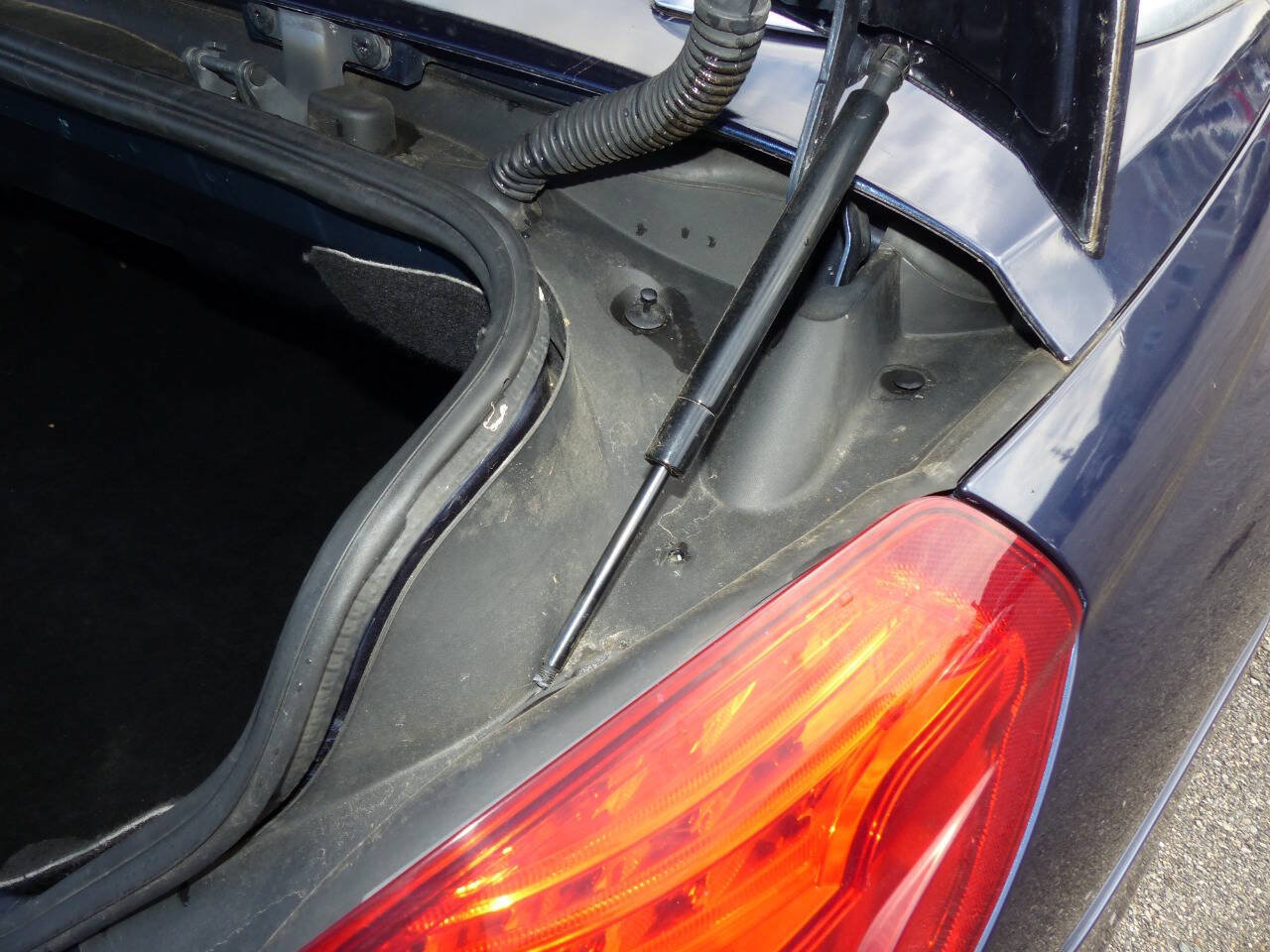 Used 2012 BMW 650i Convertible RWD image 77