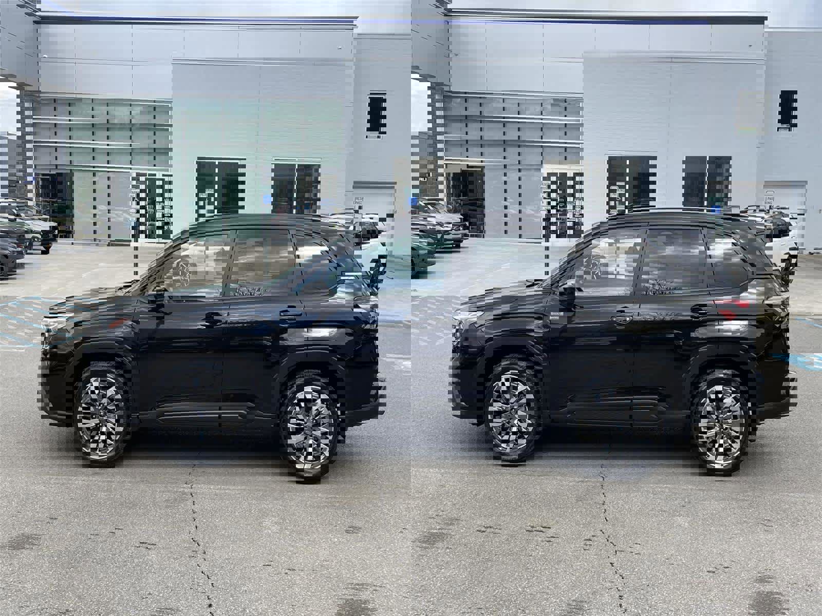 Used 2025 Subaru Forester Touring image 2