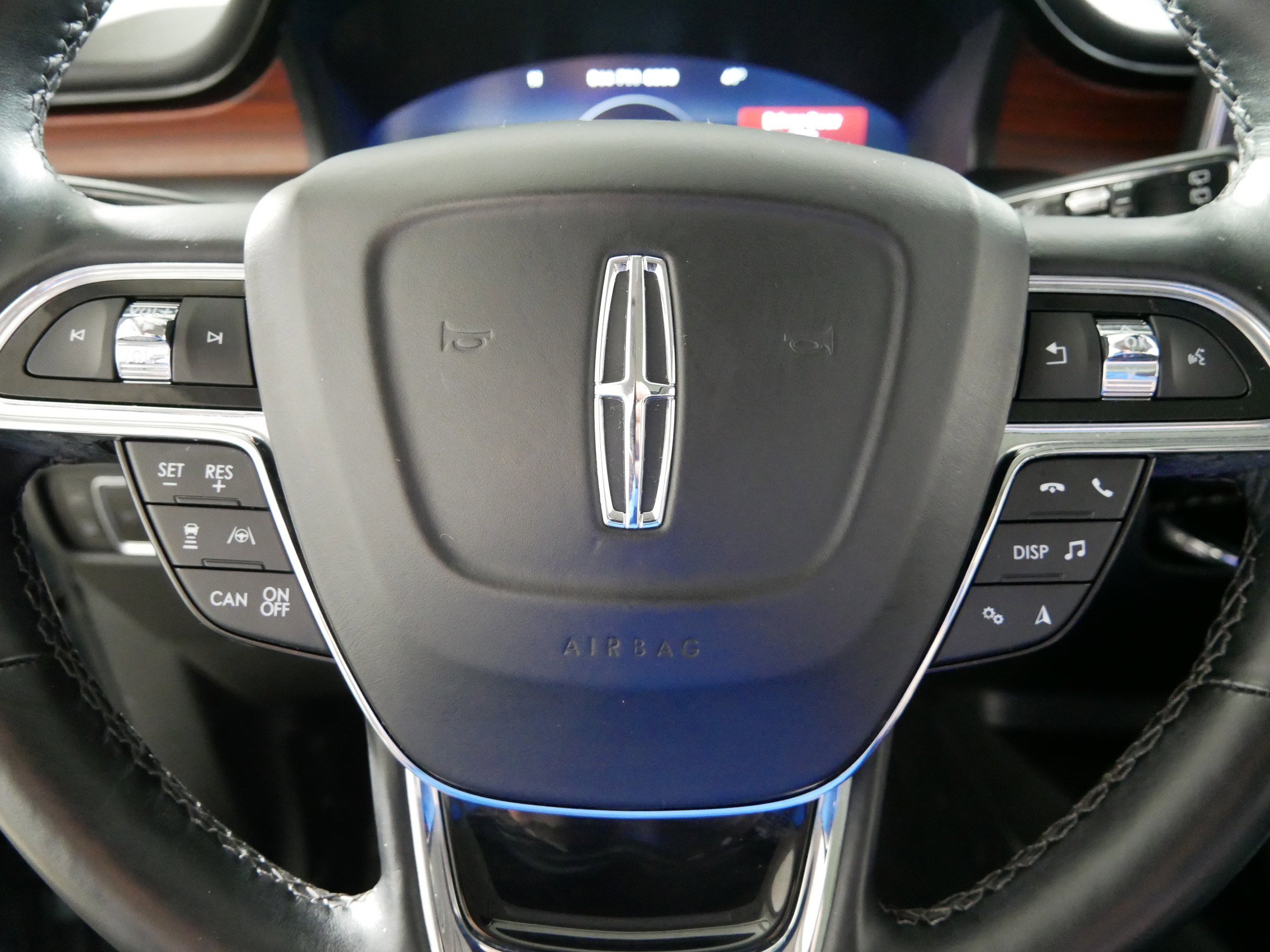 Used 2023 Lincoln Nautilus Reserve w/ Equipment Group 201A image 25