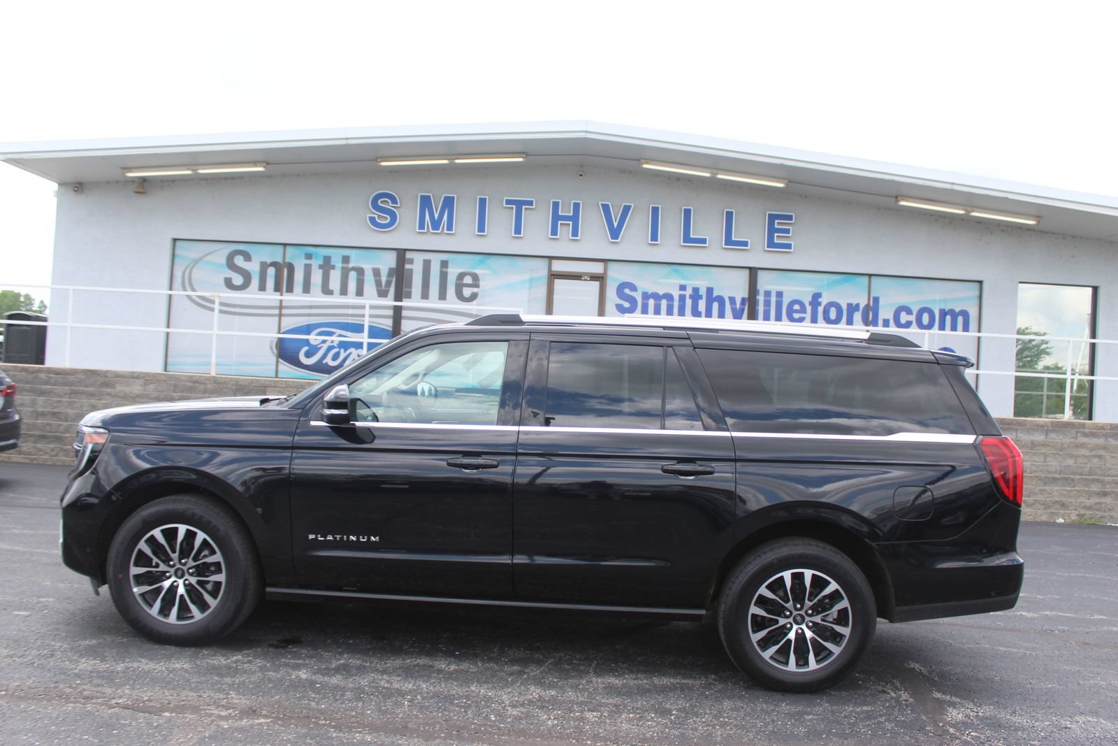 Used 2025 Ford Expedition Max Platinum AWD/4WD image 4