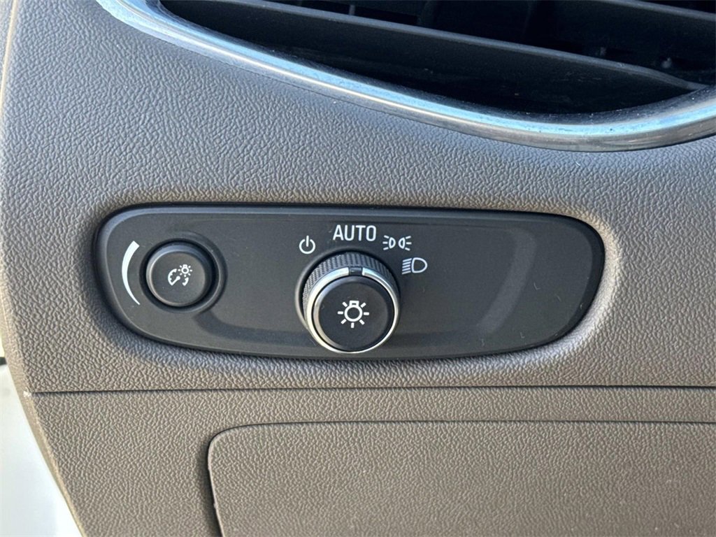 Used 2020 Chevrolet Malibu Premier image 23