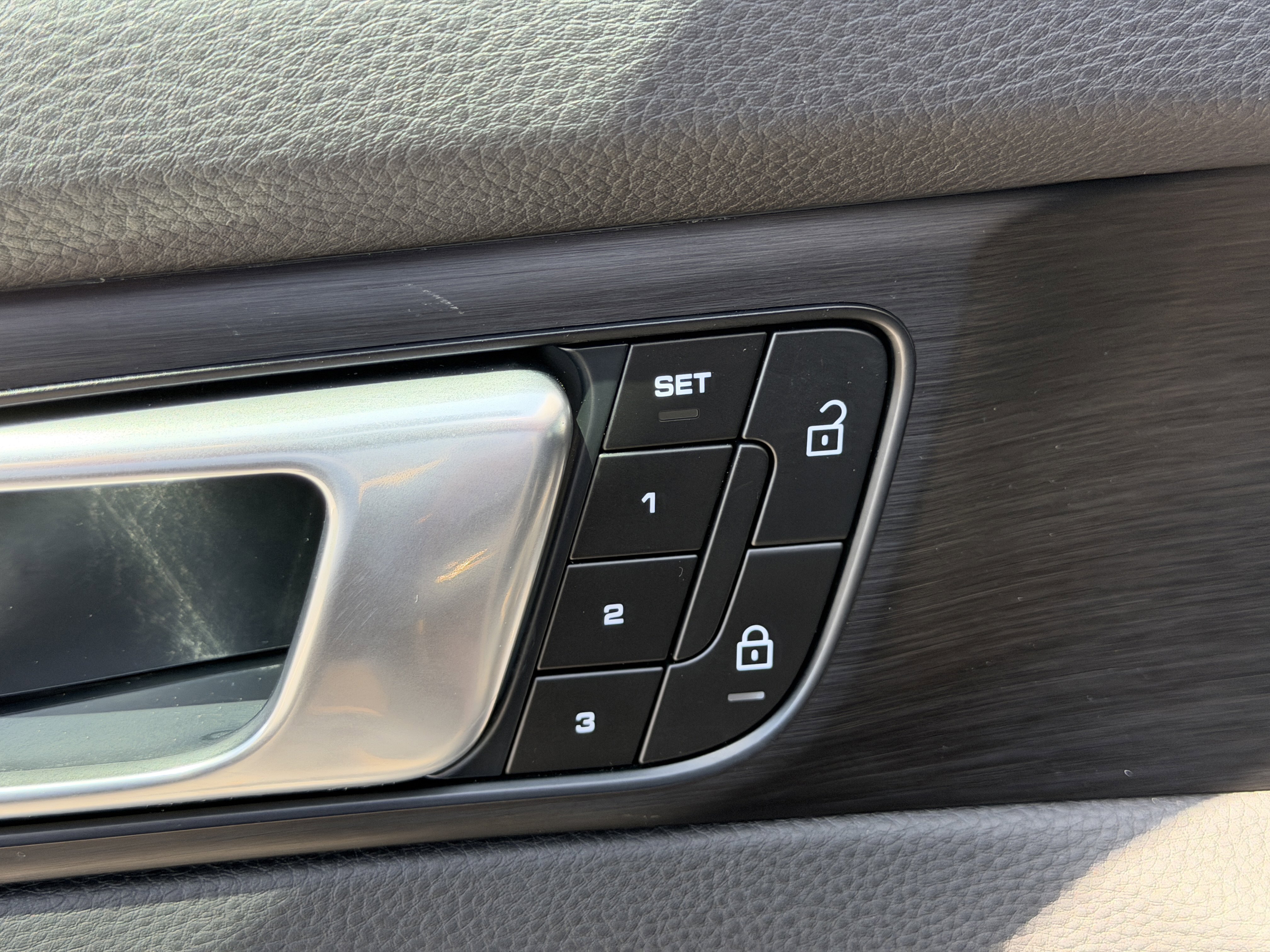 Certified 2023 Porsche Panamera AWD/4WD image 20