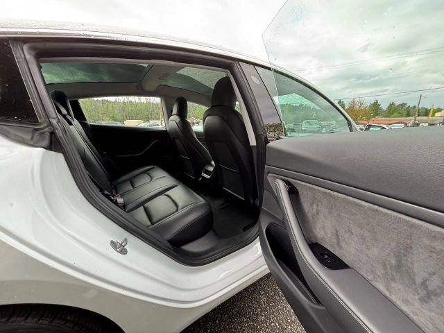 Used 2018 Tesla Model 3 Mid Range image 21